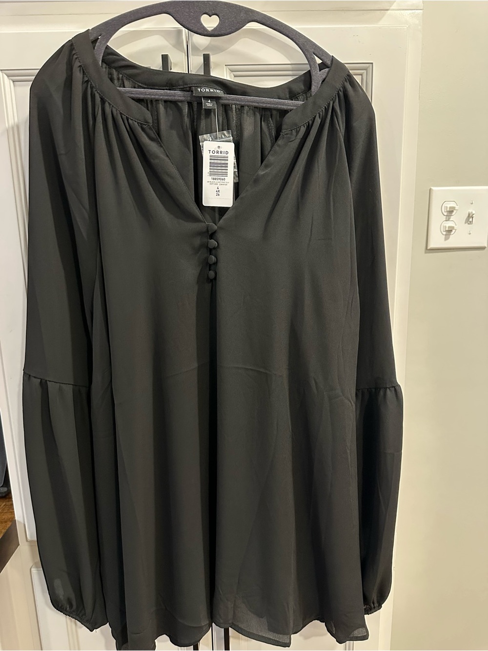 4X new with tags: Torrid Black Long-Sleeve Peasant Tunic with Covered Buttons
